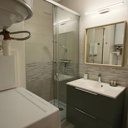 28 M2 Au 21 Rue Des Bains Appartement *