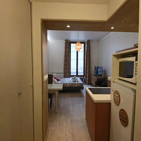 28 M2 Au 21 Rue Des Bains * Aix-les-Bains